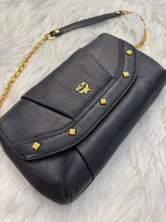 MCM pebble leather couch - Picture 4 of 13